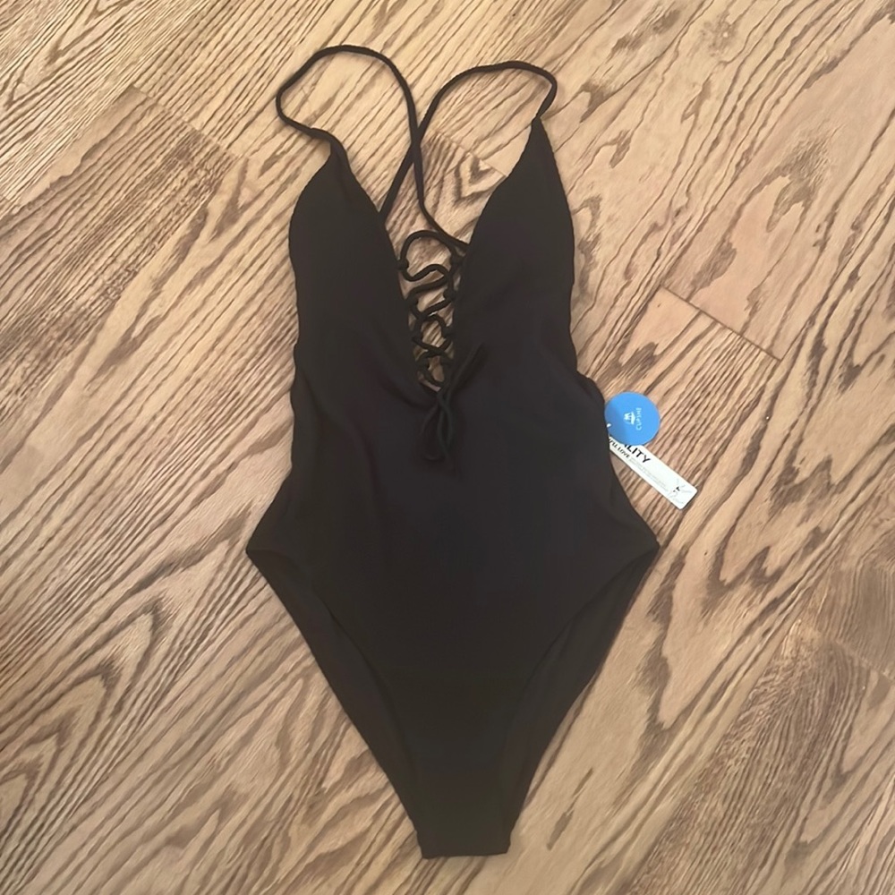 NWOT CUPSHE BLACK BATHING SUIT.  Size Medium